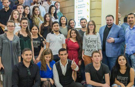 Навчатися і бути у громадському активізмі - тренд для ромської молоді