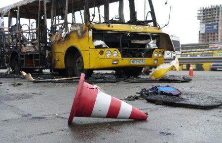 У Києві під час руху загорілася маршрутка: салон вигорів вщент (оновлено)