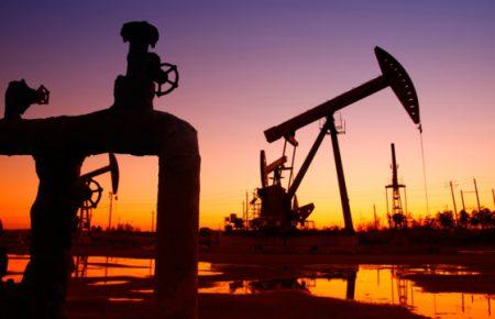 Захід відклав заборону на страхування перевезень російської нафти через можливе зростання цін — FT