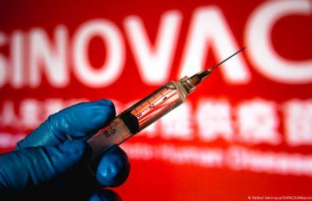 Як працює CoronaVac та чому потрібна друга доза вакцини?