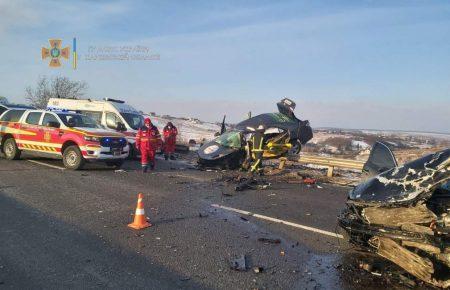 На Харківщини сталася ДТП: 3 людини загинули, 2 дітей постраждали