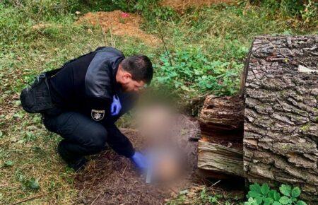 Під Києвом знайшли останки ще однієї вбитої окупантами людини