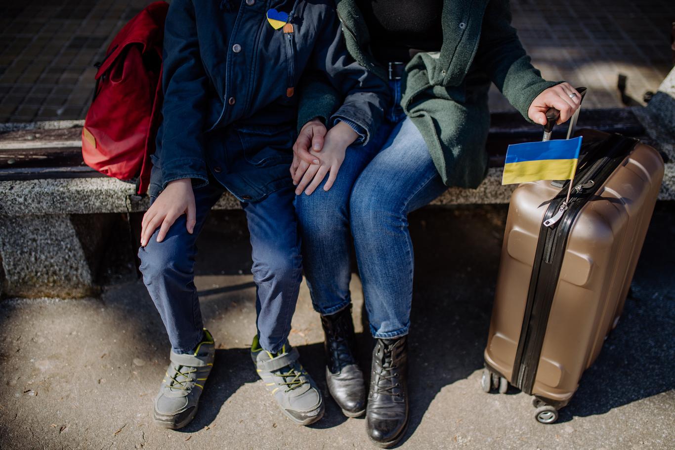 Чи справді можна перенаправити соцдопомогу українських біженців з Європи?