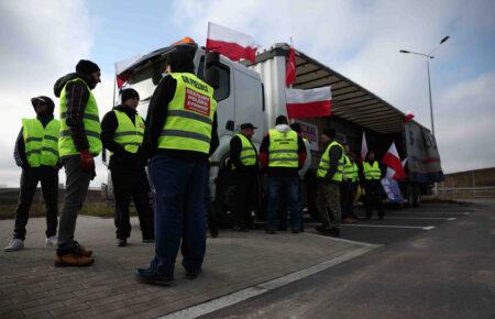 Польські фермери з понеділка можуть поновити блокування на кордоні — Довгань