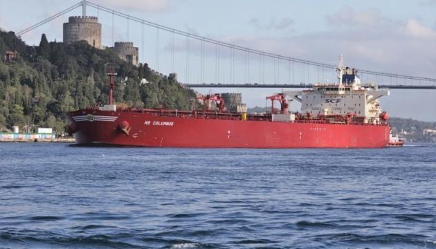 Росія перейменувала деякі нафтові танкери, які потрапили під санкції США — Bloomberg