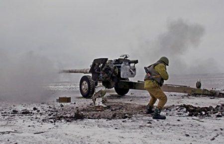 Протягом доби зафіксовано 33 обстріли бойовиків біля Красногорівки, — штаб