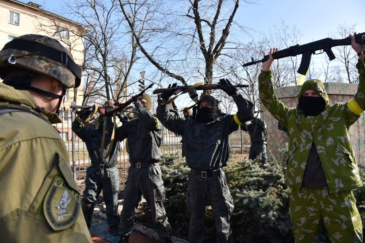 Поліцейські Маріуполя відпрацювали захист при захопленні адмінбудівлі