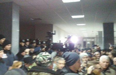 У Кривому Розі протестувальники зайняли міську раду