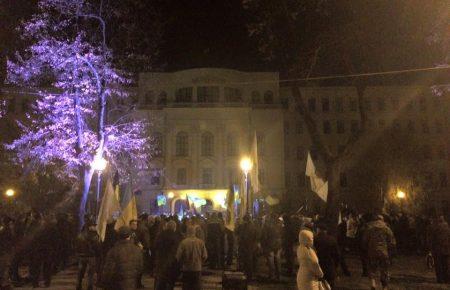 У Дніпропетровську збирається мітинг, Корбана привезли до Києва