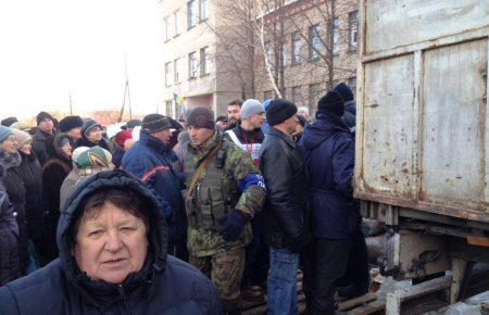 Люди дерутся за гуманитарную помощь, — журналистка