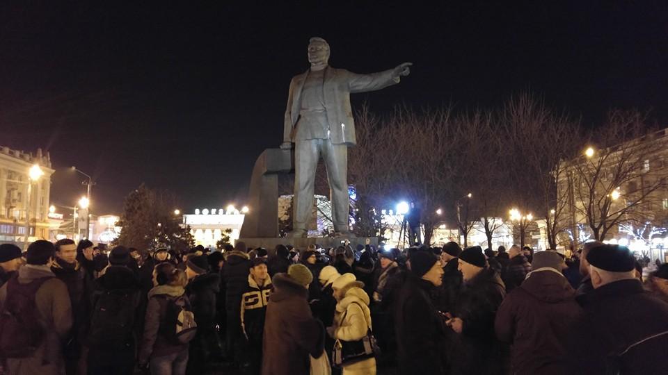 Дніпро без Петровського: як валили пам'ятник радянському державному діячеві