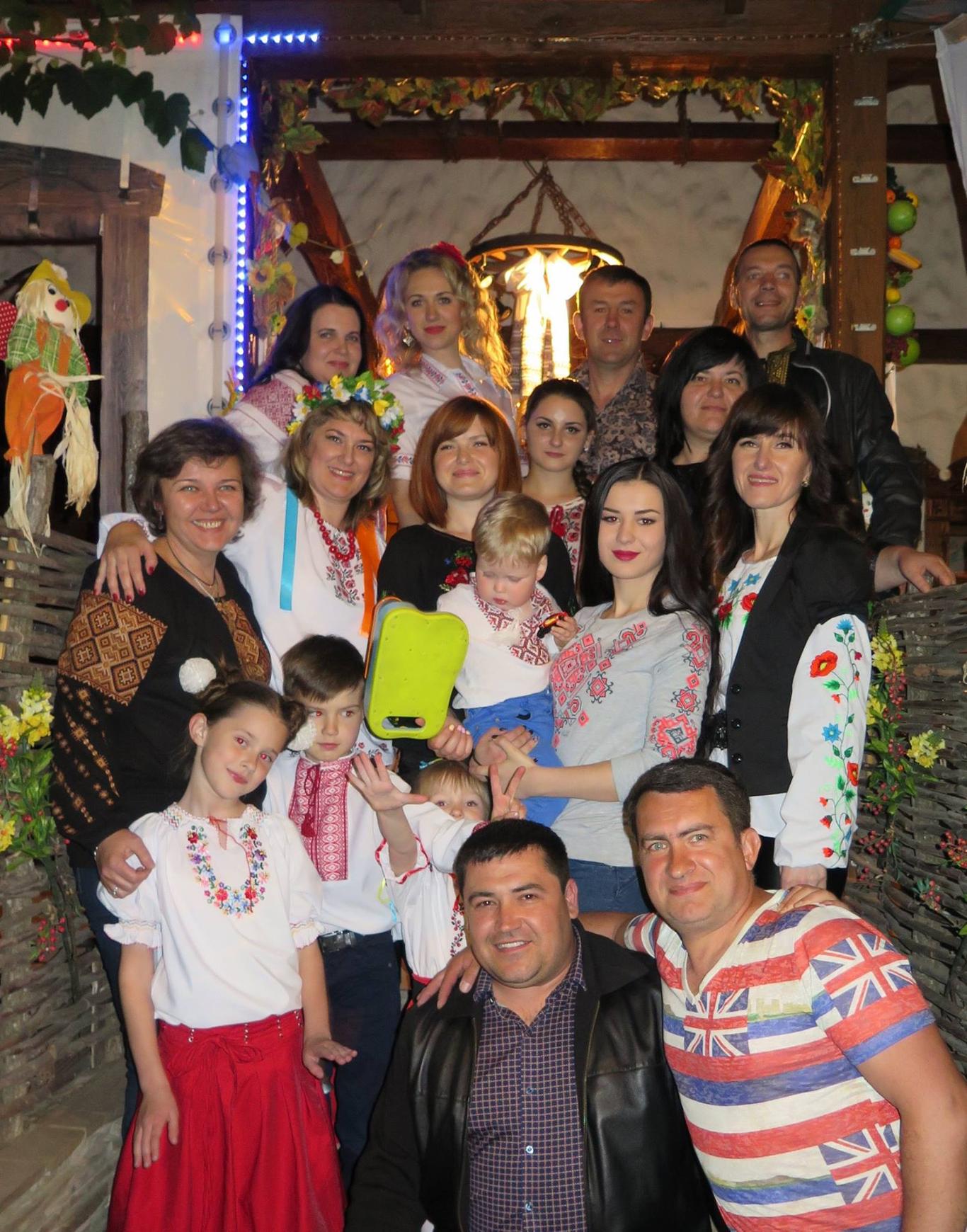 У Севастополі перемогу Джамали відзначили тематичною вечіркою у вишиванках