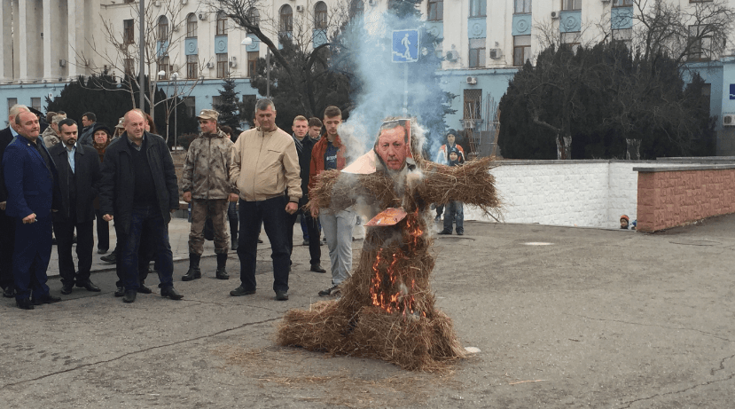 Кубанские казаки на митинге сожгли чучела Обамы и Эрдогана