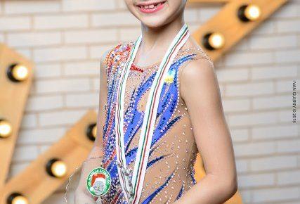 Семирічна українка виграла «срібло» у Європі з художньої гімнастики