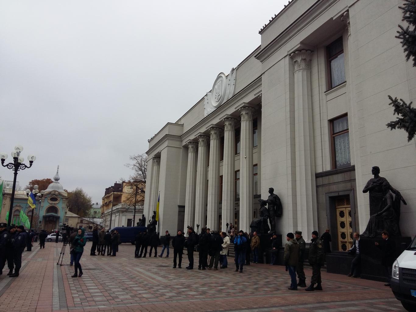 Верховну Раду пікетували прихильники Олега Мусія