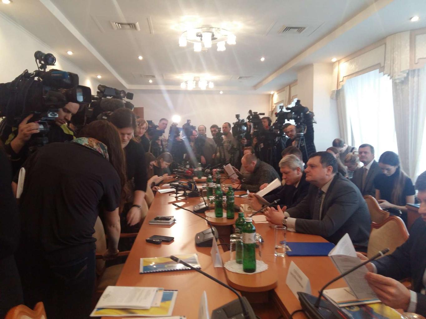 Крим могли захищати 10% військових півострова — депутати про стенограму РНБО