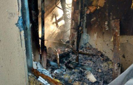 З’явилося відео розбору завалів у згорілому будинку для літніх людей