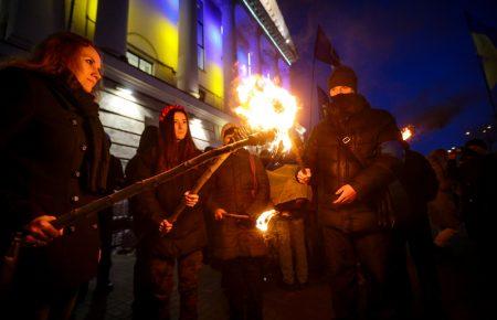 Не забути Крути: у Запоріжжі пройшла смолоскипна хода