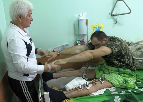 Майже 100 поранених бійців АТО лікуються у закладах Міноборони, 18 — за кордоном