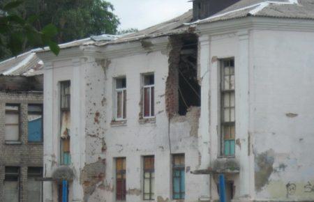 Один з найстаріших районів Луганська після обстрілів — фото