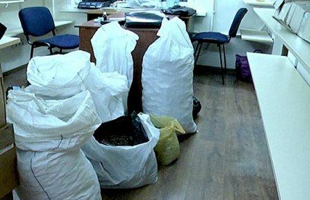 Поліція вилучила 200 кг бурштину, який готували на вивіз до Китаю, — МВС