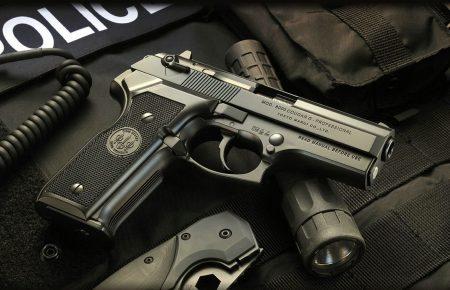 До добровільної здачі зброї в зоні АТО адвокатів треба залучати безкоштовно, — Голосій