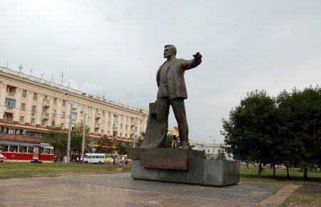 У Дніпрі нардеп закликає скинути пам'ятник Петровському в цю п'ятницю