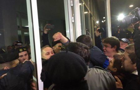 У Кривому Розі міліція спробувала розігнати акцію протесту (ВІДЕО)