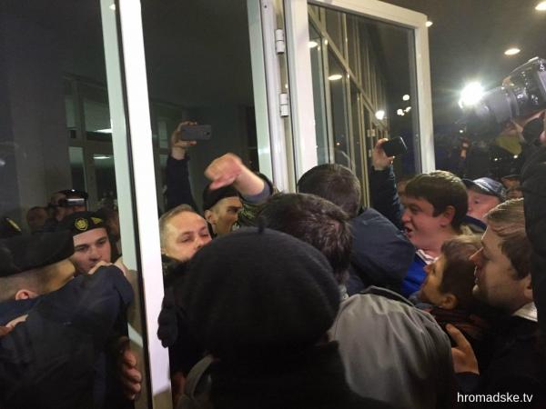 У Кривому Розі міліція спробувала розігнати акцію протесту (ВІДЕО)