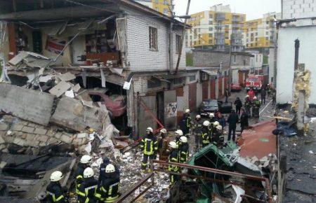 У ДСНС припускають, що під завалами гаражів у Києві більше нікого немає