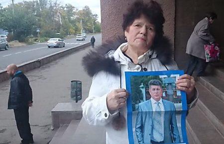 В Николаеве целуют плакаты Оппоблока, а в Запорожье агитируют по инструкции