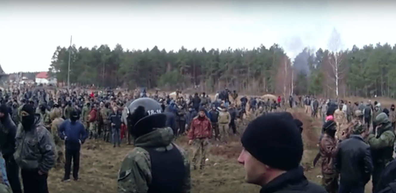 В МВС опублікували відео сутичок поліції з бурштинокопачами