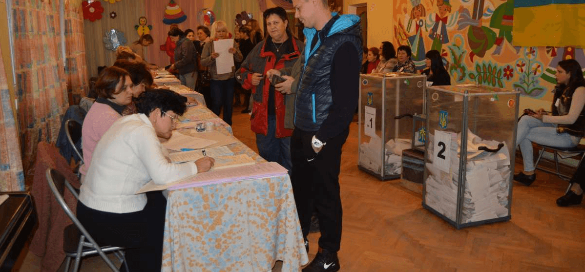 У Рівненській області розповсюджували чорний піар проти Порошенка, — мережа Опора