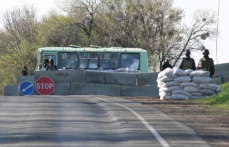 На Луганщині три блокпоста працюватимуть цілодобово