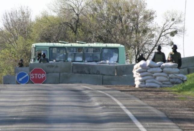 На Луганщині три блокпоста працюватимуть цілодобово