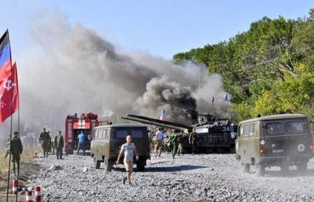 Раненный во время взрыва в Торезе семилетний мальчик впервые встал на ноги