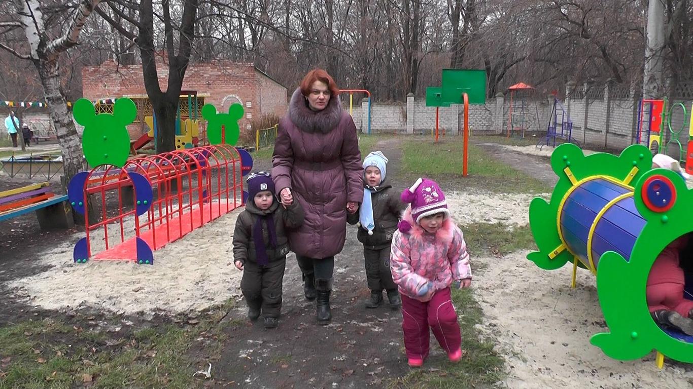 Діаспора з Бостона придбала для краматорських сиріт спортивний майданчик