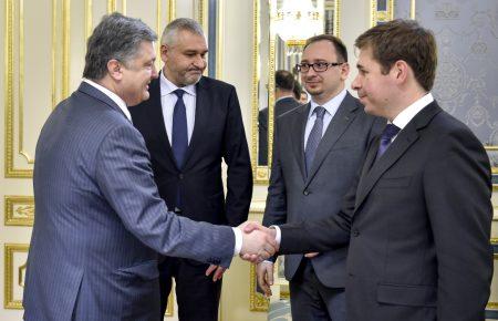 Спеціалісти з Німеччини та Червоного Хреста готові лікувати Савченко, — Президент