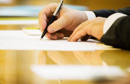 Порошенко вже підписав новий Закон щодо діяльності Генпрокуратури