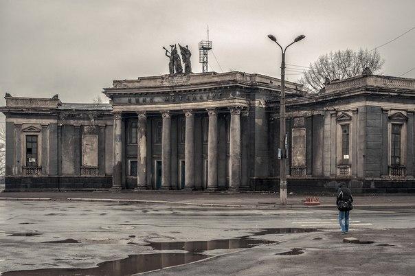 У соцмережі з'явився слайд-фільм про занедбаний кінотеатр в Алчевську