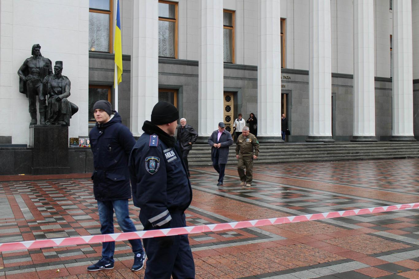 ВР затвердила низку «безвізових» законів, але провалила «дискримінаційну» поправку