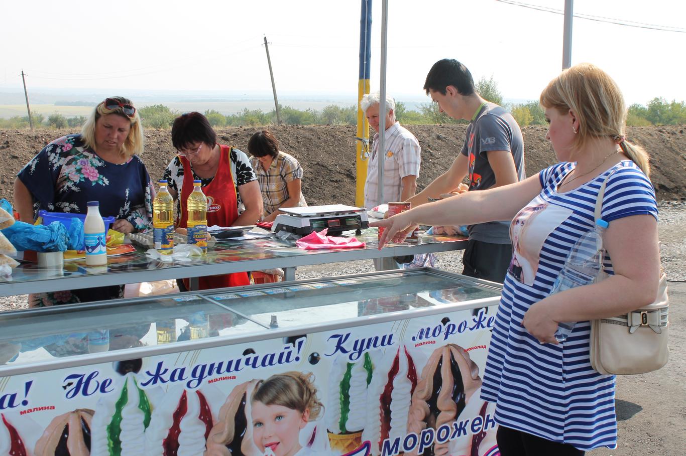 Жители оккупированного Донбасса под Артемовском могут купить еду без пропуска