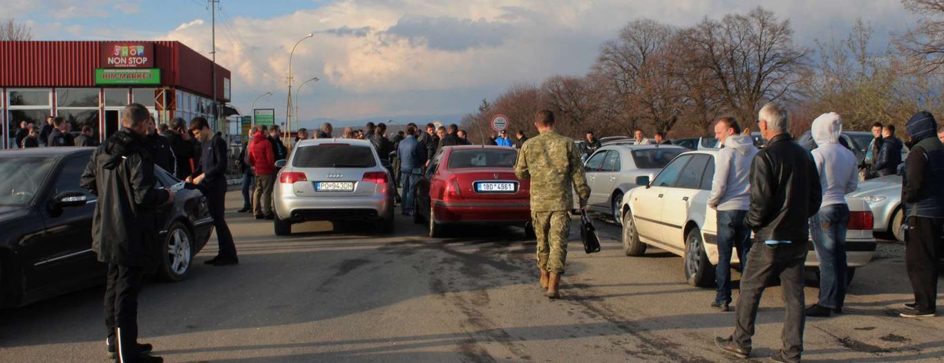 На Закарпатті водії заблокували вже три пункти пропуску