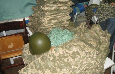 Форма прикордонників за місяць під броніком протирається до дірок, — волонтер