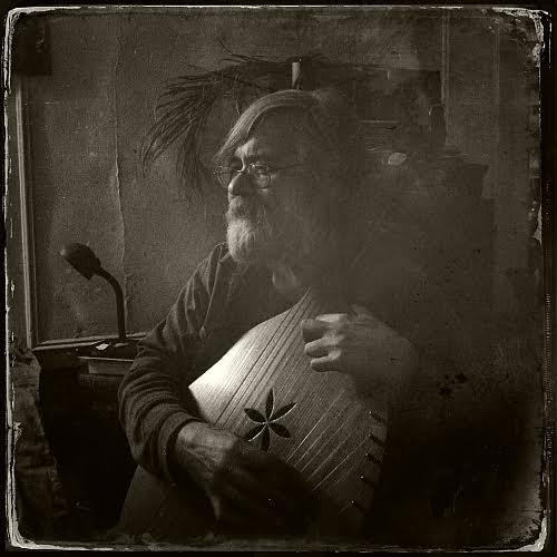 Бандуру, на якій я граю, удосконалювали у 1946 році в таборах для переселенців, - Китастий