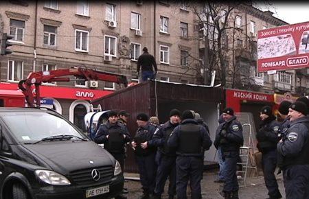 Дніпропетровці рятують дитячий майданчик від кіосків