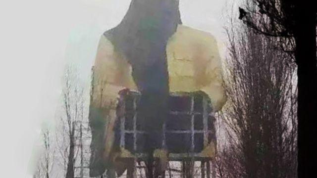 36-метрову «золоту» статую Мао Цзедуна зносять