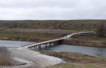На Донеччині побудували понтонний міст через Кальміус