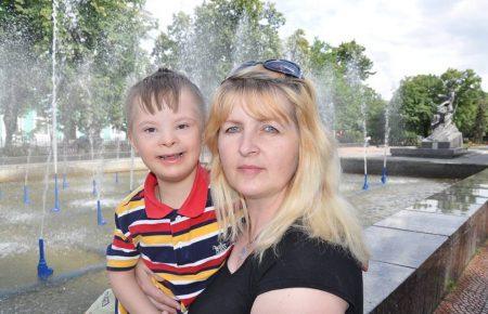 «Ми хочемо навчатися разом з усіма», — мати хлопчика з особливими потребами