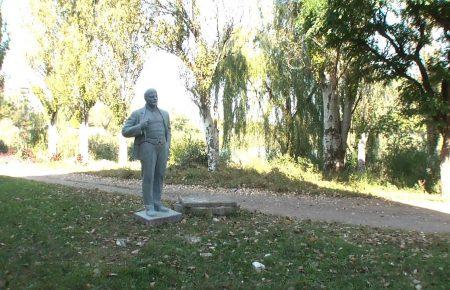 У Костянтинівці в центрі міста поставили пам'ятник Леніну